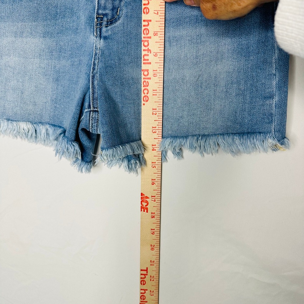 Vervet Los Angeles Light Wash High Rise Frayed Hem Denim Shorts V2912 Large - Picture 5 of 7